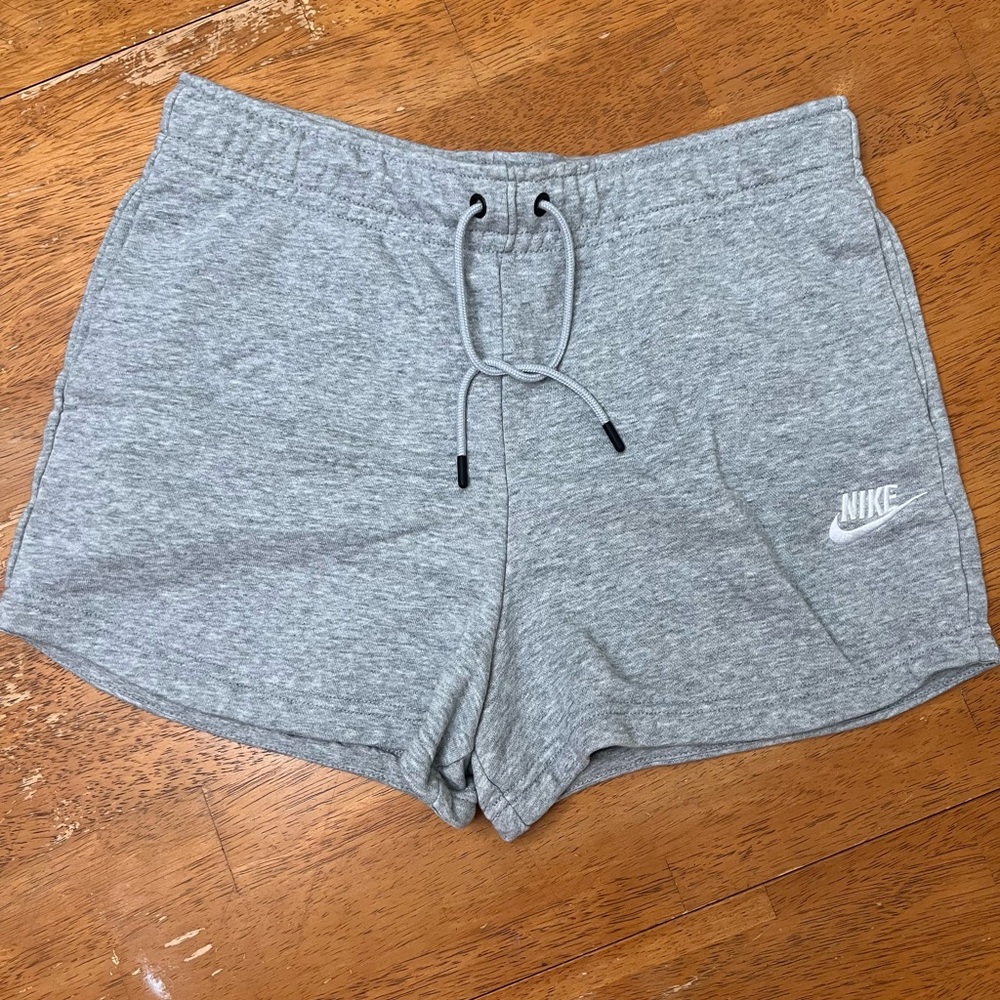 Nike Sportswear Standard Fit High Rise Essential Lounge Shorts